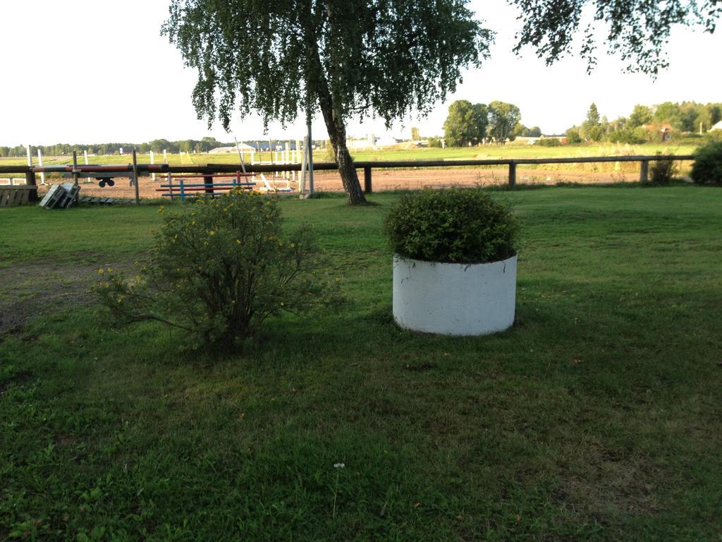 Backgardens Stugby Villa Axvall Exterior foto